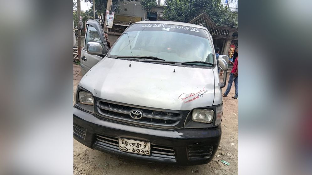 সোনারগাঁওয়ে প্রবাসীর গাড়িতে ডাকাতি