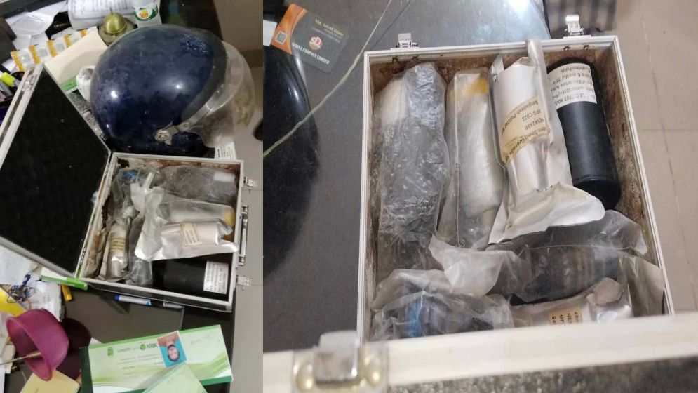 পুলিশের লুণ্ঠিত সাউন্ড গ্রেনেড উদ্ধার