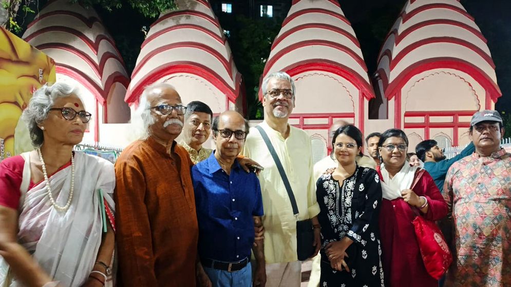 সপরিবারে বাংলাদেশে শ্রীকান্ত, কাটালেন উৎসবমুখর সময়