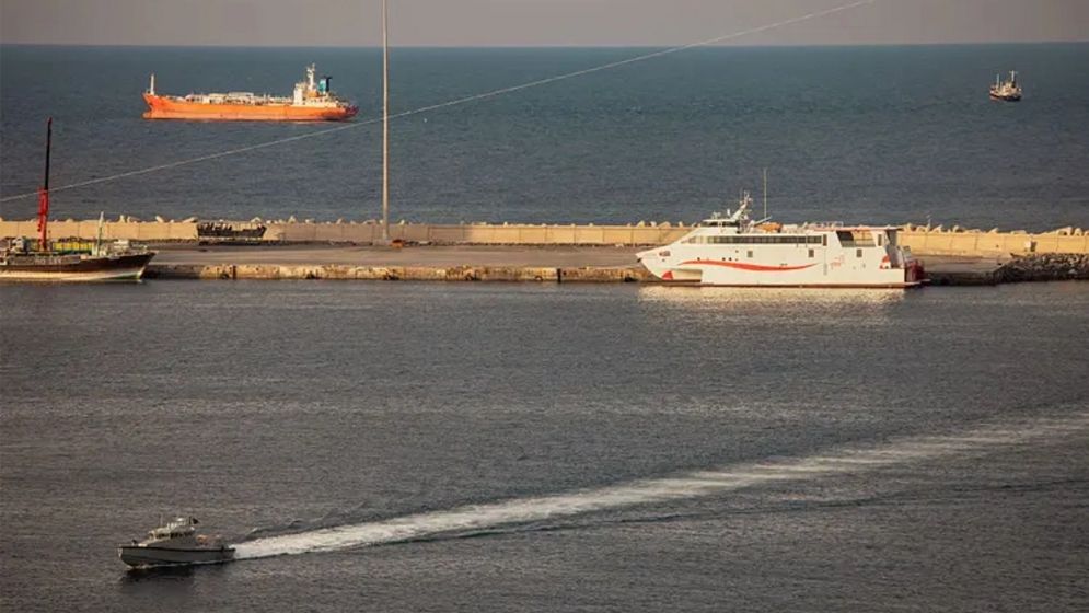 হরমুজ প্রণালি ব্যবহারের জন্য টোল নেবে ২ দেশ