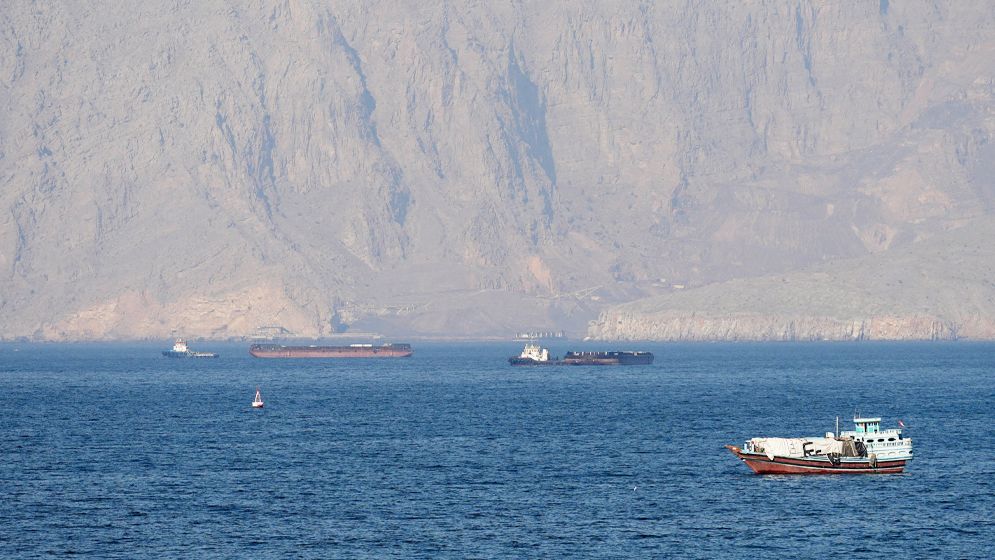 হরমুজ খুলতে যুক্তরাষ্ট্রকে নতুন শর্ত দিলো ইরান