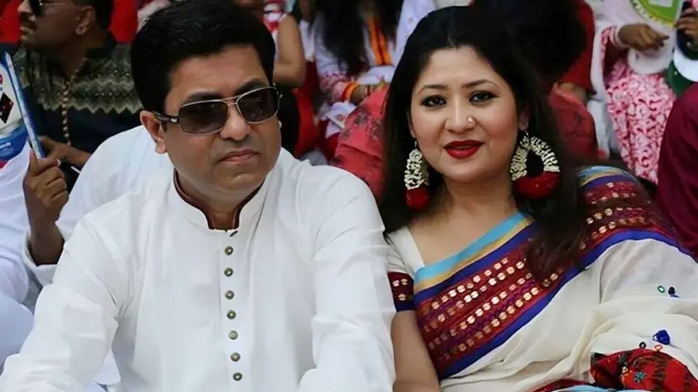 তাপস ও তার স্ত্রীর ৬ ক্রেডিট কার্ডের ডেবিট কার্যক্রম বন্ধ  