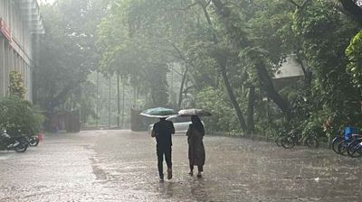 দুপুরের মধ্যে যে জেলায় বজ্রসহ বৃষ্টির শঙ্কা  