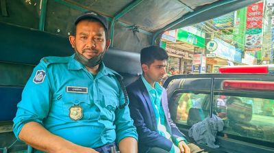 প্রেমিকার জন্য এএসপি সাজতে গিয়ে ধরা রাজমিস্ত্রি