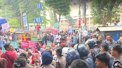 শাহবাগে ফের মুখোমুখি শিক্ষক-পুলিশ  