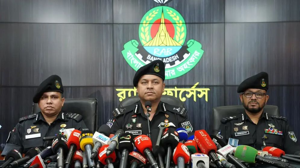 টেলিগ্রামে ছবি সংগ্রহ করে ব্ল্যাকমেইল, গ্রেপ্তার ৫