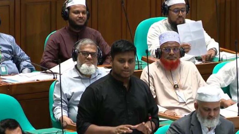 ট্যাক্স ফ্রি নয়, সরকারি গাড়ির দাবি