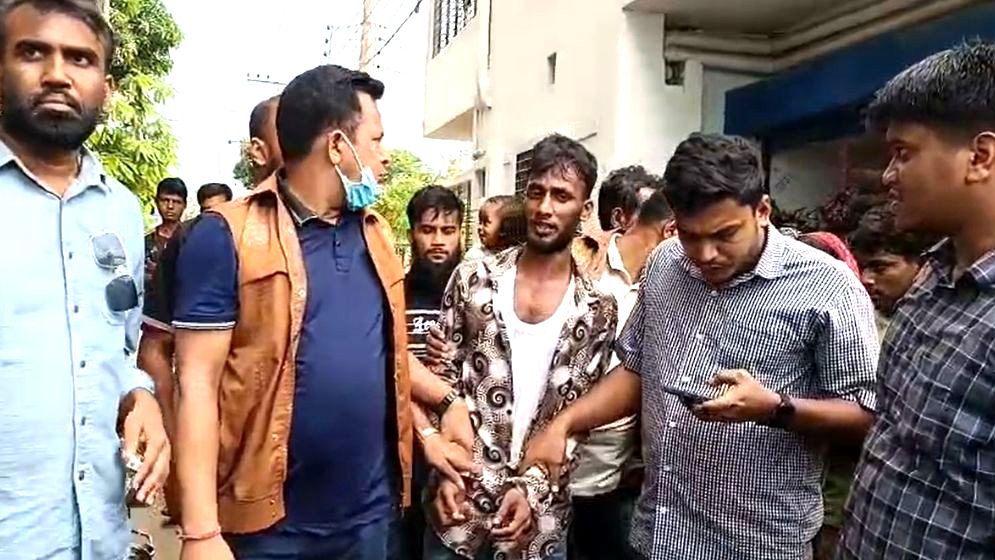 আদালত চত্বর থেকে হাতকড়াসহ পালাল আসামি
