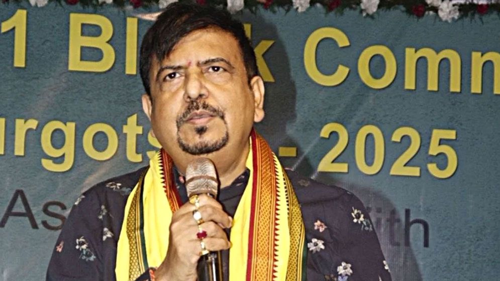 পশ্চিমবঙ্গের সাবেক মন্ত্রী ও তৃণমূল নেতা সুজিত বসু গ্রেপ্তার  