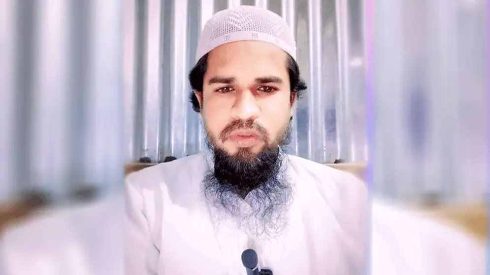 মাদরাসাছাত্রী ধর্ষণ ও অন্তঃসত্ত্বা: অভিযুক্ত সেই শিক্ষক গ্রেপ্তার  