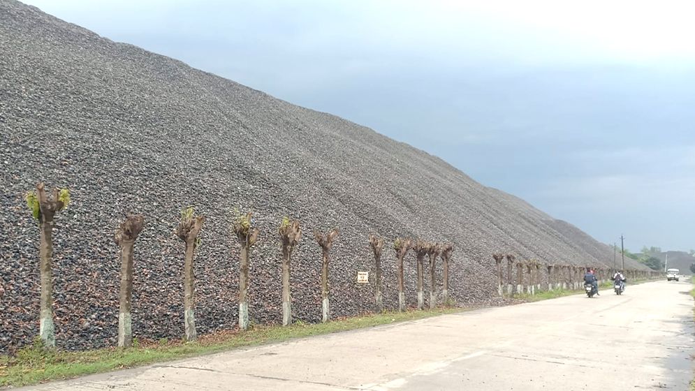 মধ্যপাড়া খনিতে পাথর উত্তোলন বন্ধ