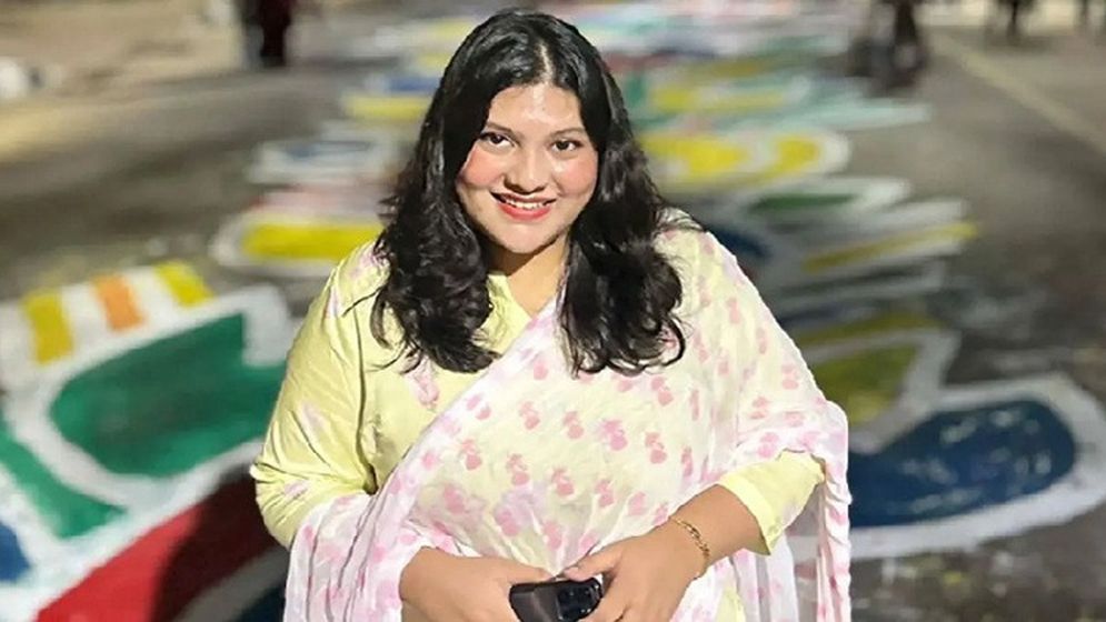 দেশে পৌঁছেছে কারিনা কায়সারের মরদেহ