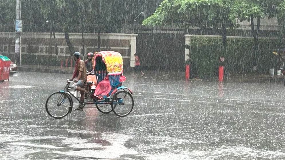 রাজধানীতে ৩ ঘণ্টায় ২৫ মিলিমিটার বৃষ্টি