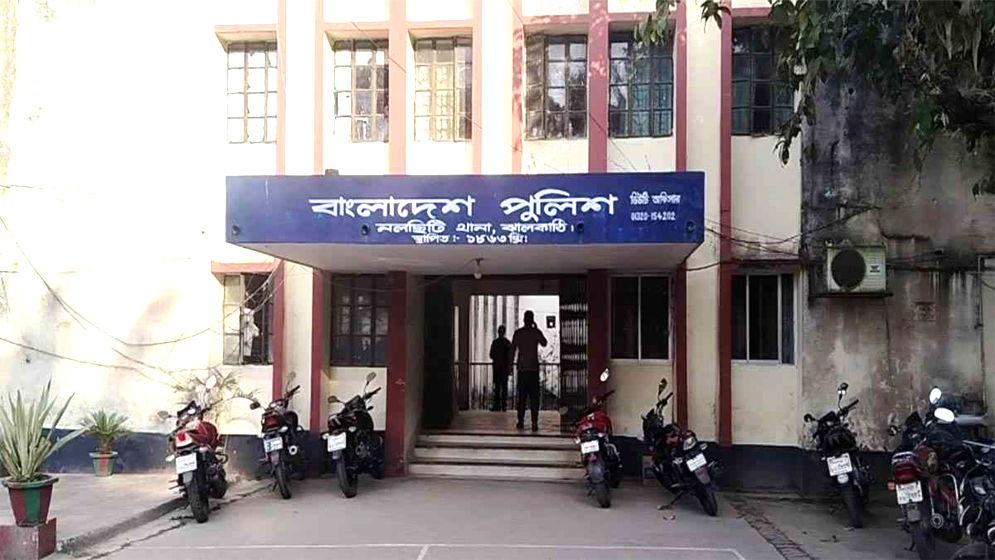 ইকবাল হত্যা মামলায় আসামির স্বীকারোক্তি, হত্যায় ব্যবহৃত অস্ত্র উদ্ধার