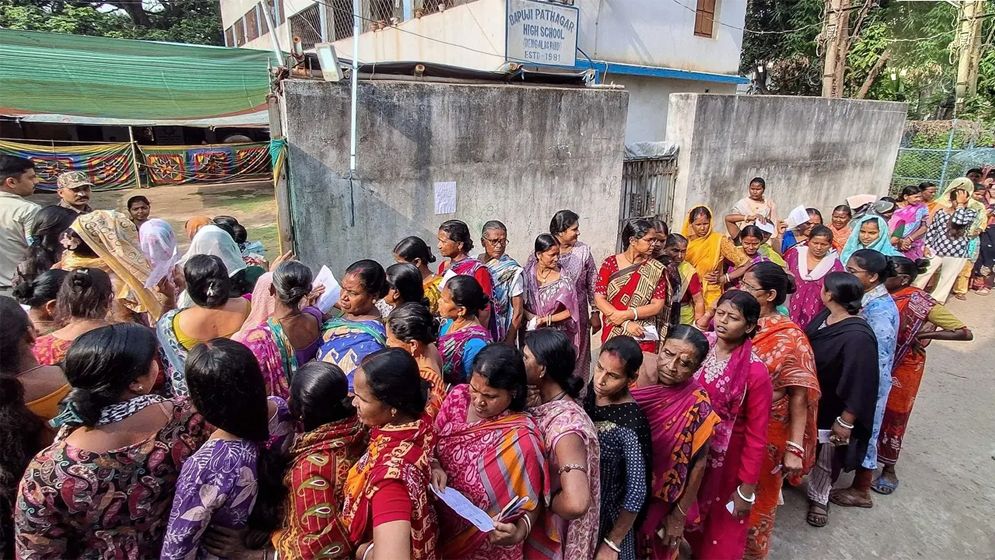 পশ্চিমবঙ্গের নির্বাচনে কে এগিয়ে, ফল ঘোষণা কখন?