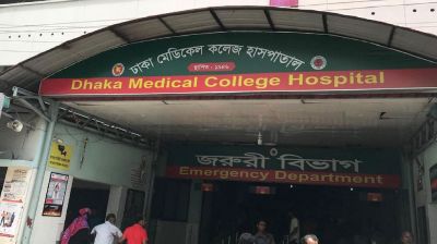 ঢামেক হাসপাতালে অর্ধশত দালাল আটক  