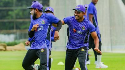 শান্তর নেতৃত্বে মুগ্ধ মুশফিক