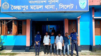 সীমান্তে অবৈধ অনুপ্রবেশ, নারী-পুরুষ-শিশুসহ আটক ১৪