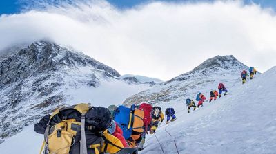 একদিনে এভারেস্ট জয় ২৭৪ আরোহীর, নতুন রেকর্ড