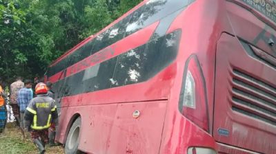 বাস-অটোরিকশা সংঘর্ষ, মা-মেয়ে নিহত
