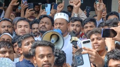 নাসীরুদ্দীন পাটওয়ারীকে ঘিরে মসজিদে ভাঙচুর, আহত ৫