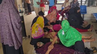 পোশাক কারখানায় হঠাৎ অসুস্থ অর্ধশতাধিক শ্রমিক