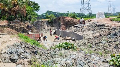 কালভার্ট নির্মাণে বিকল্প সড়ক নেই, দুর্ভোগে দুই ইউনিয়নের হাজারো মানুষ