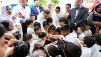 ছোট্ট শিশুদের সঙ্গে প্রধানমন্ত্রীর দুর্দান্ত ১৮ মিনিট