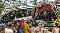 দুই বাসের ভয়াবহ সংঘর্ষ, নিহত ২