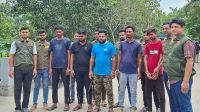 অনলাইন জুয়ার রমরমা ব্যবসা, আটক ৫