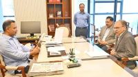 প্রধানমন্ত্রীর সঙ্গে  সাক্ষাৎ করেছেন টিআইবি’র নির্বাহী পরিচালক