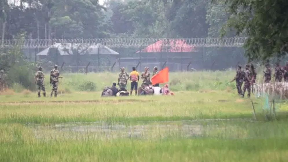 পঞ্চগড় সীমান্তের শূন্যরেখায় আটকে থাকা ১০ জনকে ফেরত নিলো বিএসএফ  