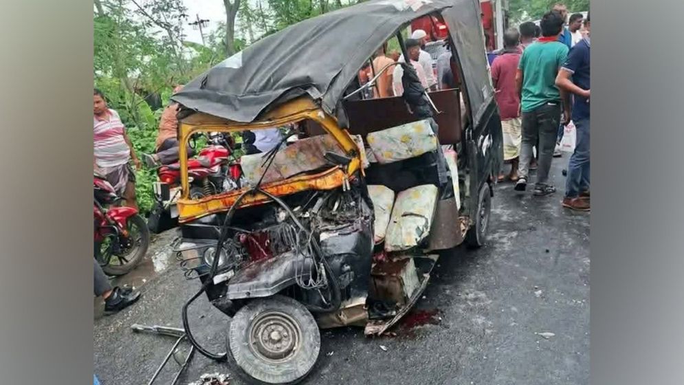 রাজশাহীর মোহনপুরে সিএনজি-ট্রাক সংঘর্ষে নিহত ২
