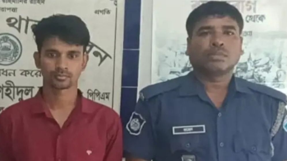 আখাউড়ায় সিসি ক্যামেরায় নজরদারি রেখে মাদক কারবার, গ্রেপ্তার ১