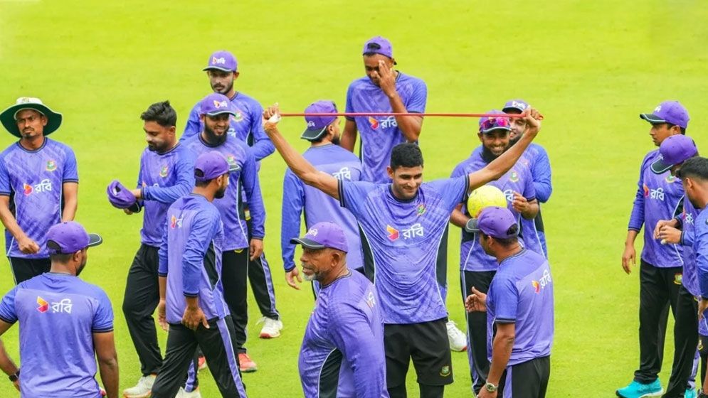 শ্রীলঙ্কার লিগের ড্রাফটে ৩২ বাংলাদেশি  