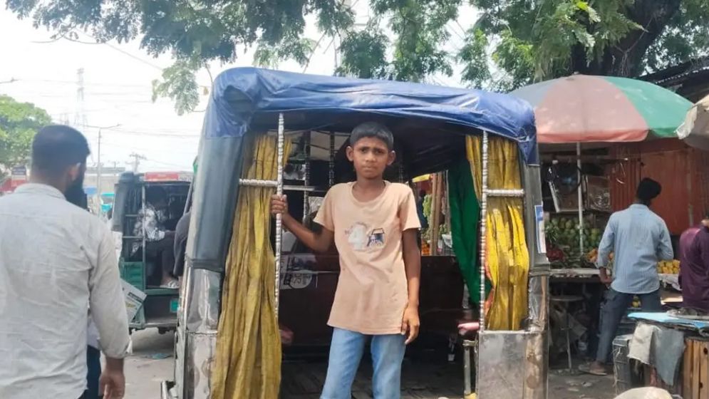 স্কুলের বদলে কর্মস্থলে শিশু, চট্টগ্রামে বাড়ছে শিশুশ্রম