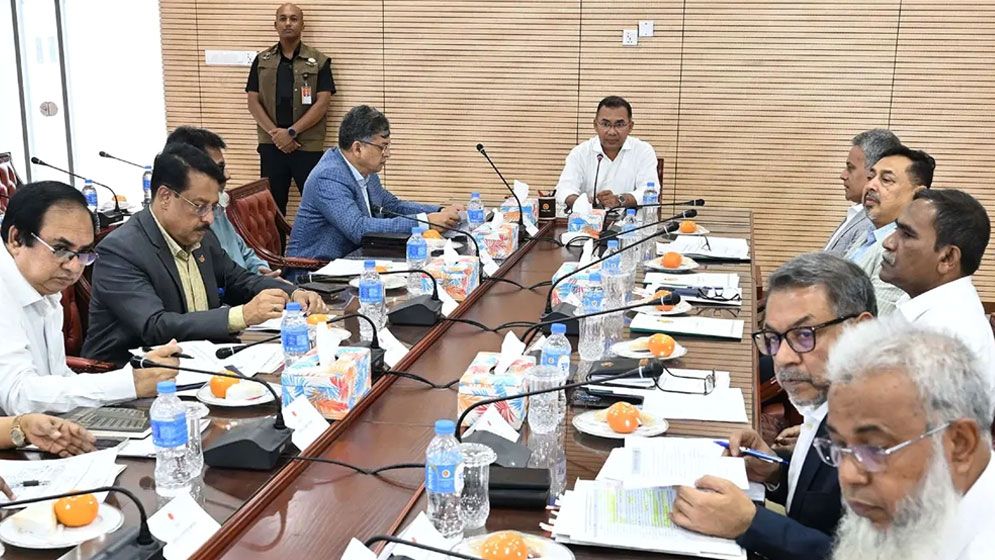 রাজধানীর ৪ বাস-টার্মিনাল দ্রুত স্থানান্তরের নির্দেশ প্রধানমন্ত্রীর