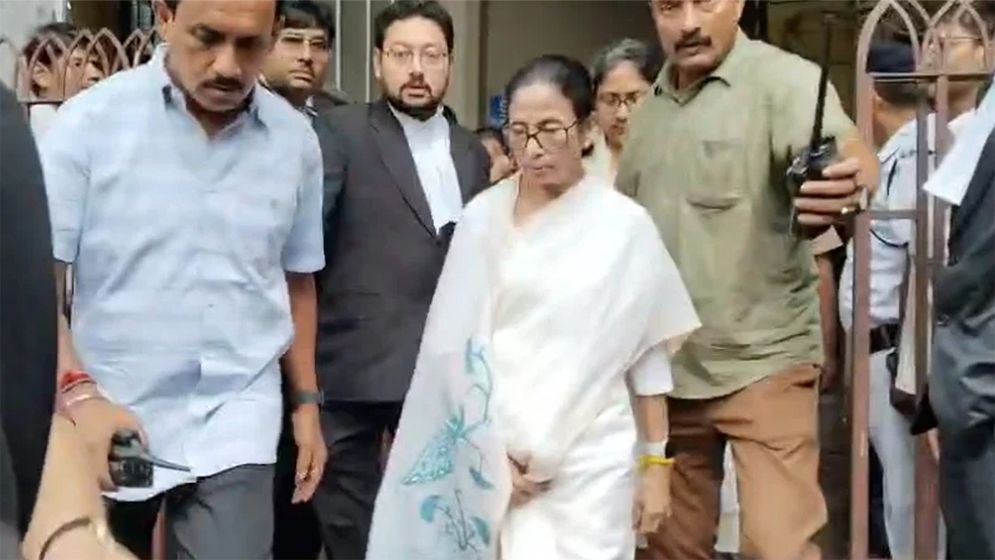 নির্বাচনে শুভেন্দুর জয়কে চ্যালেঞ্জ করে হাইকোর্টে গেলেন মমতা