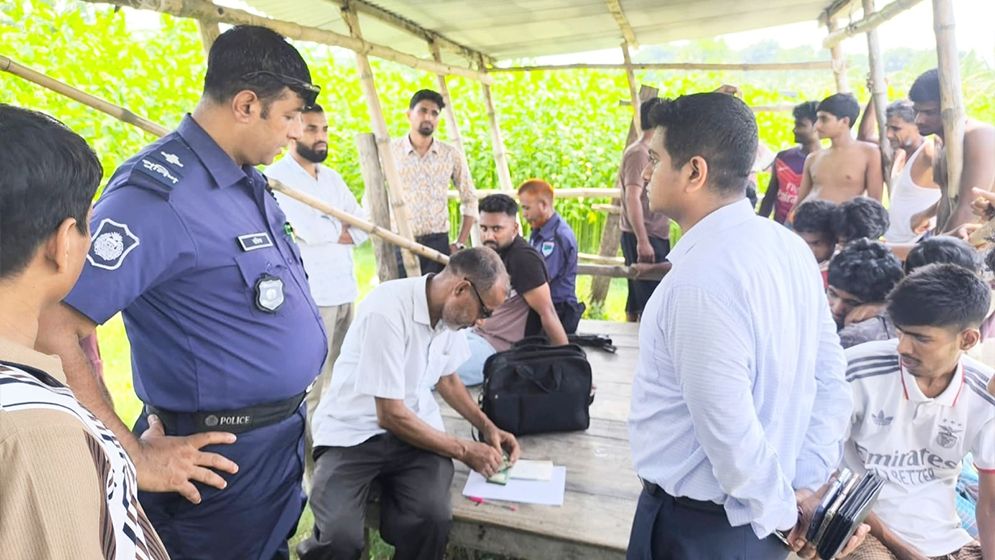 অবৈধভাবে বালু উত্তোলন, ব্যবসায়ীকে ৫০ হাজার টাকা জরিমানা