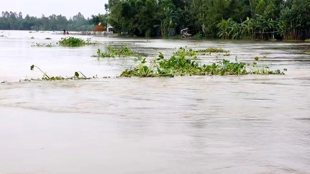 ৭ সেন্টিমিটার ওপর দিয়ে প্রবাহিত হচ্ছে তিস্তার পানি