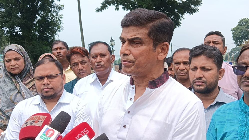 ইতিহাসে প্রথমবার বাজেট ঘোষণার পর জিনিসের দাম বাড়েনি