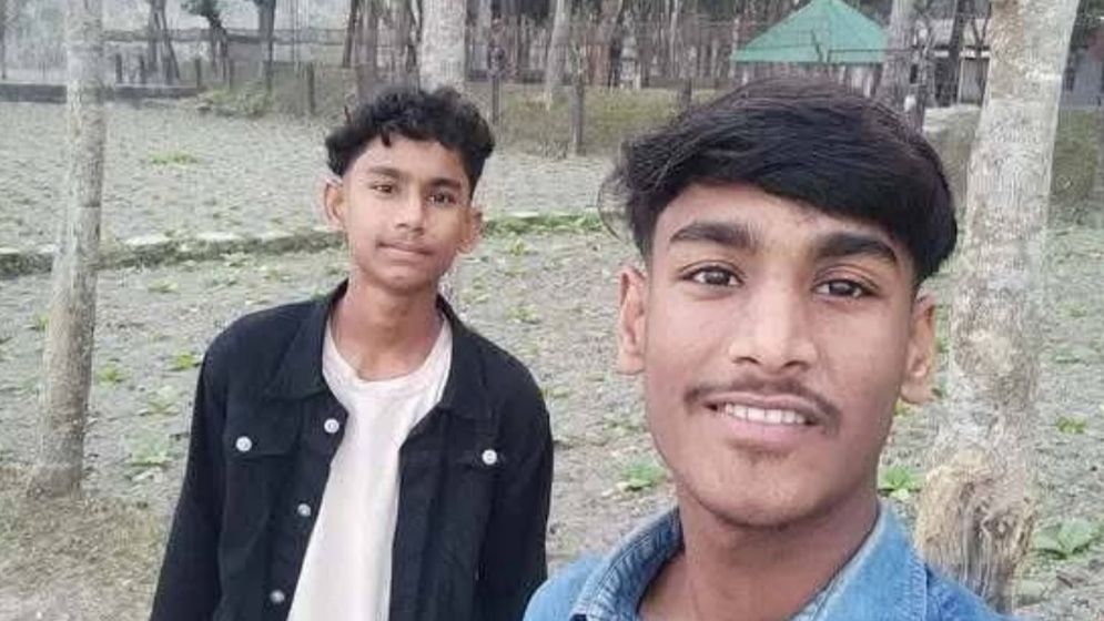 ধরলার স্রোতে তলিয়ে গেল দুই কিশোর, ডুবুরি দলের বিলম্বে ক্ষোভ