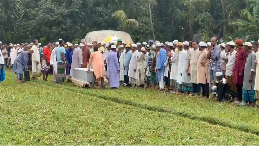 লেবাননে ইসরায়েলি হামলায় নিহত দুই প্রবাসীর দাফন, শনাক্ত হয়নি একজন