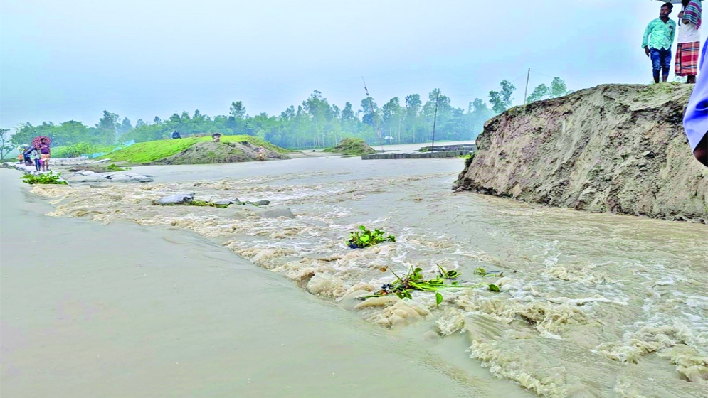 কুড়িগ্রাম নদ-নদীর পানি বেড়ে নিম্নাঞ্চল প্লাবিত