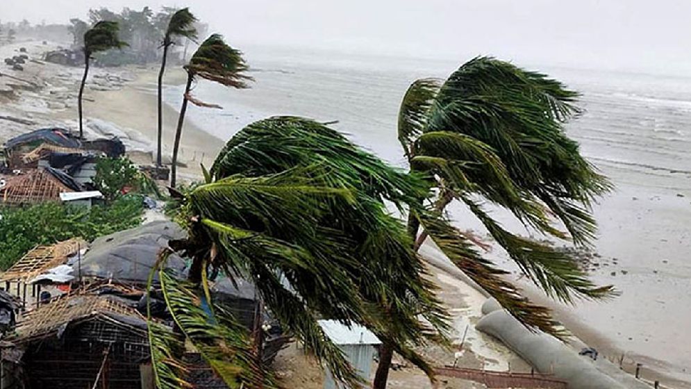 দেশের ১১ অঞ্চলে ঝড়ের শঙ্কা, নদীবন্দরে সতর্কতা