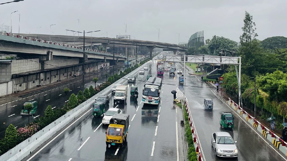 আজ রাজধানীতে বজ্রসহ বৃষ্টি আভাস