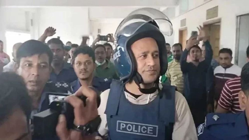 দুই মামলায় ব্যারিস্টার সুমনের জামিন নামঞ্জুর 