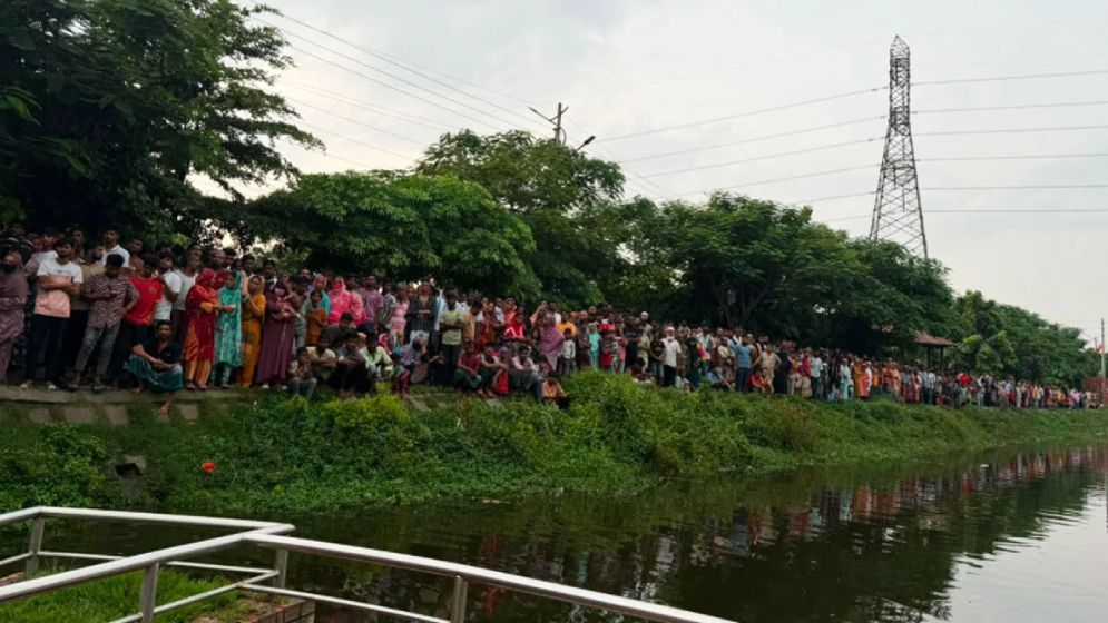 দুলাভাই ও ভাইয়ের পর উদ্ধার হলো বোনের লাশ