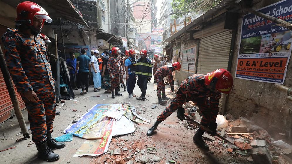 বড় দুর্যোগের ঝুঁকি এড়াতে আধুনিক উদ্ধার সরঞ্জামে জোর