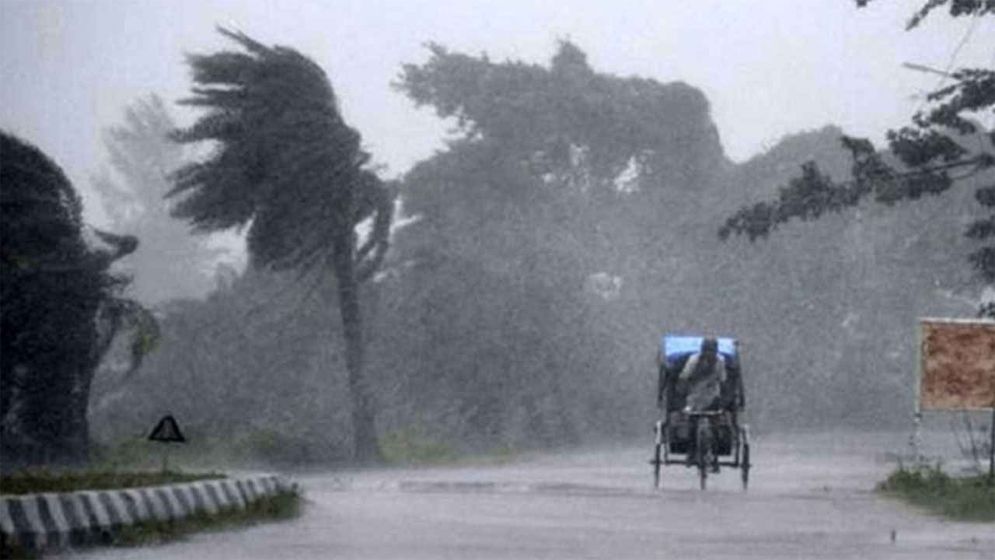 দুপুরের মধ্যে কয়েক অঞ্চলে ঝড়-বৃষ্টির সতর্কতা 